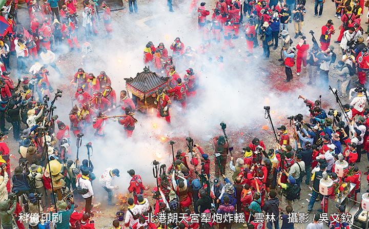 北港朝天宮犁炮炸轎/雲林．攝影/吳文欽